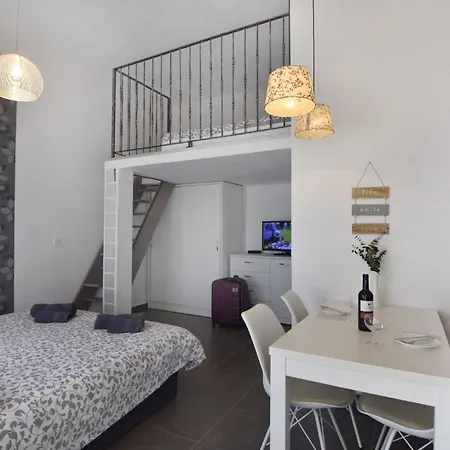 Modern With Terrace Apartment *